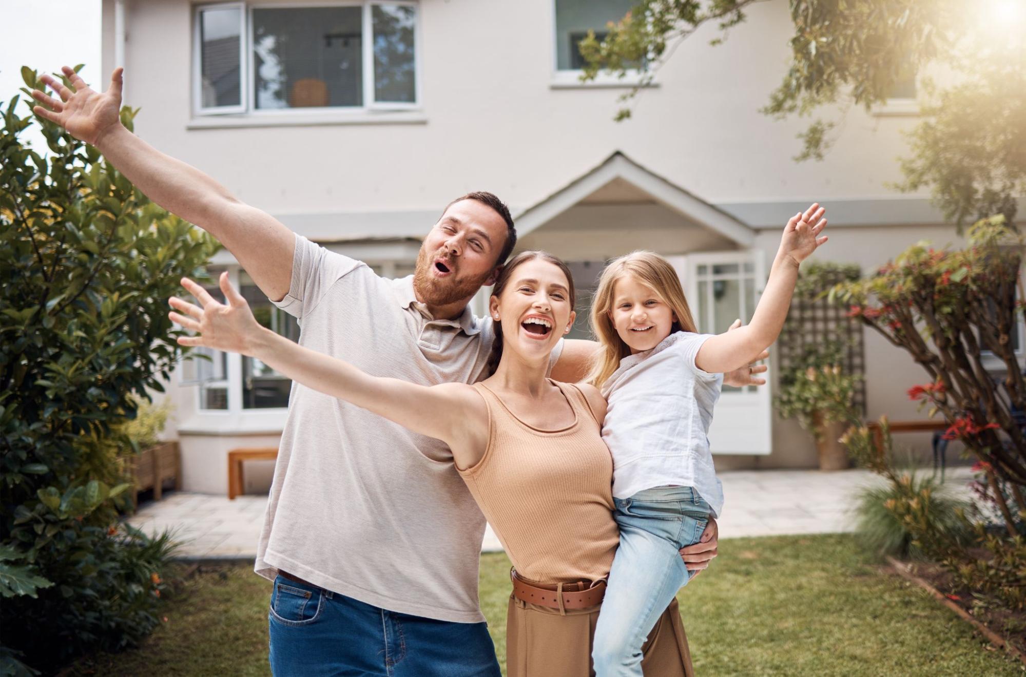 happy family excited to move in to a new home ©PeopleImages.com - Yuri A